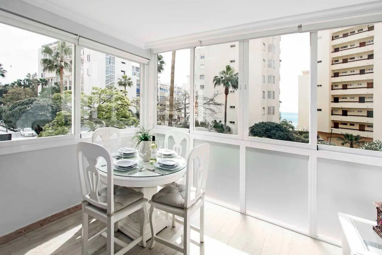 Charming Central Apt In Marbella contacts
